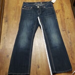 Seven7 bootcut NWT distressed wash jeans 👖 😍